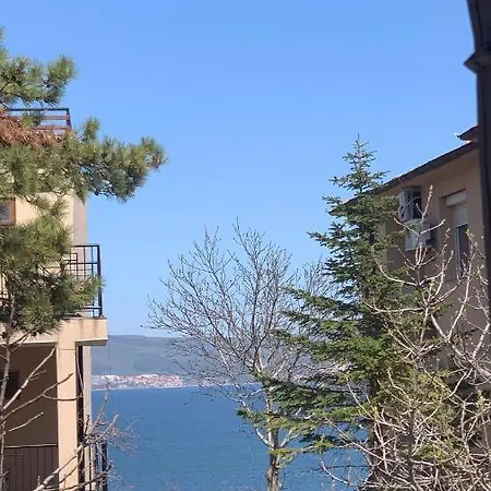 Konukevi Katya 3*